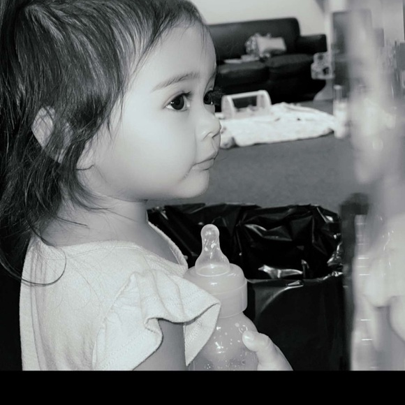 Meet your Posher, Lynn - Picture 3 of 15